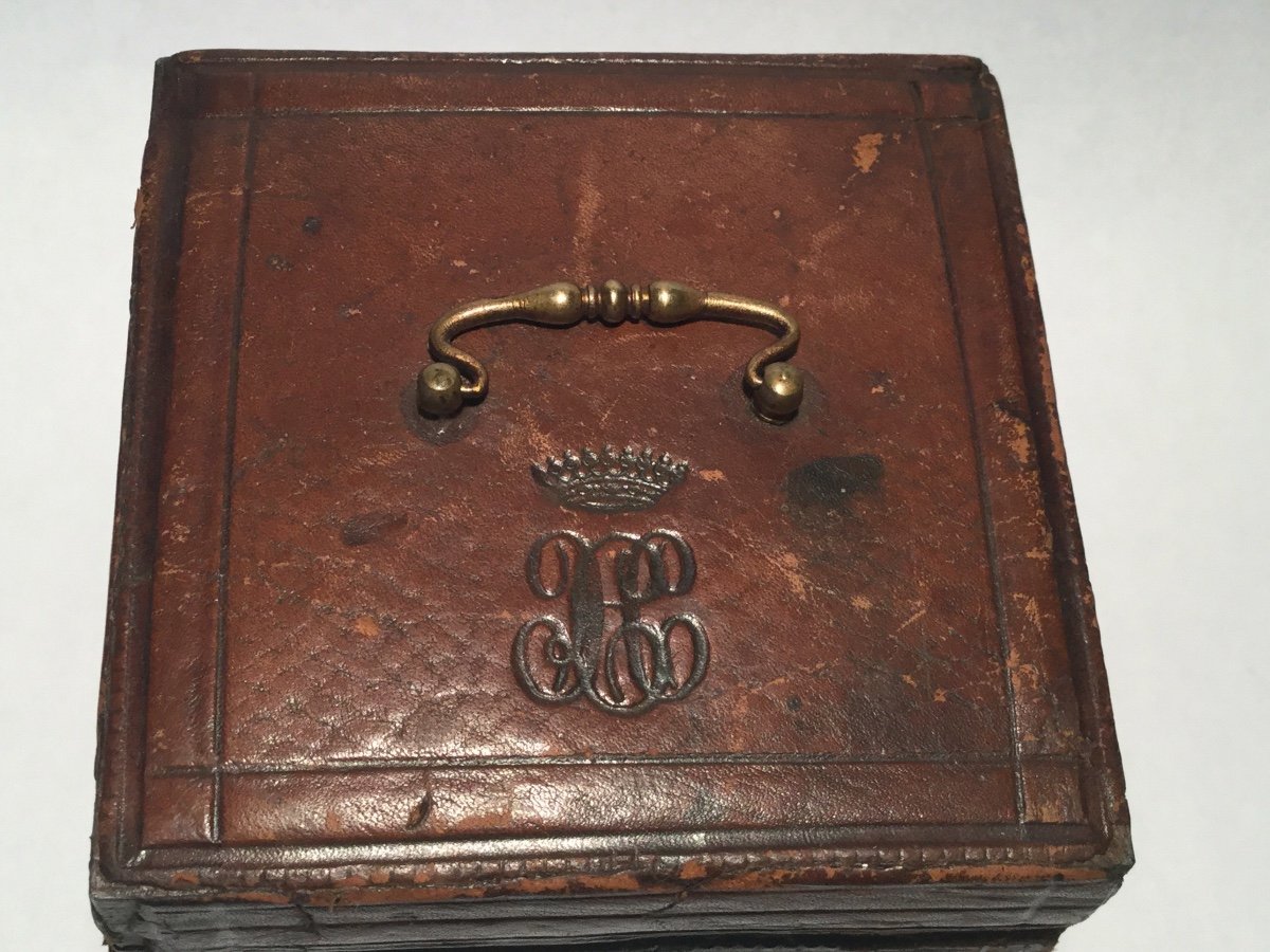 Interesting Travel Inkwell In Sheet Metal, Glass And Leather. County Crown And Initials.-photo-2